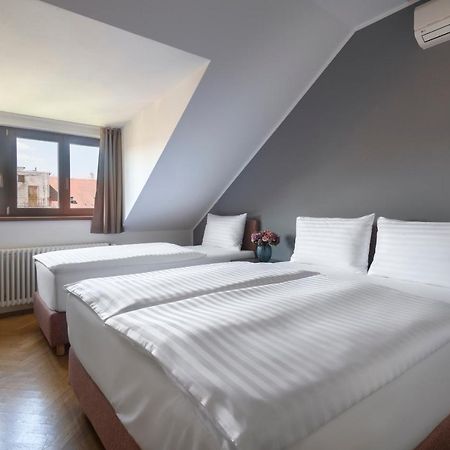 Bohemian Dreams Apartments And Suites Прага Экстерьер фото