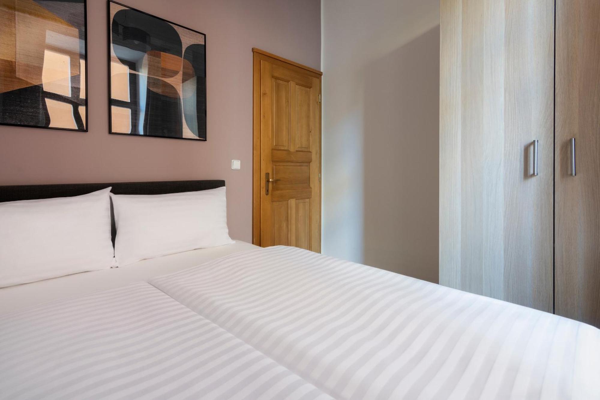Bohemian Dreams Apartments And Suites By Dwellfort Прага Номер фото