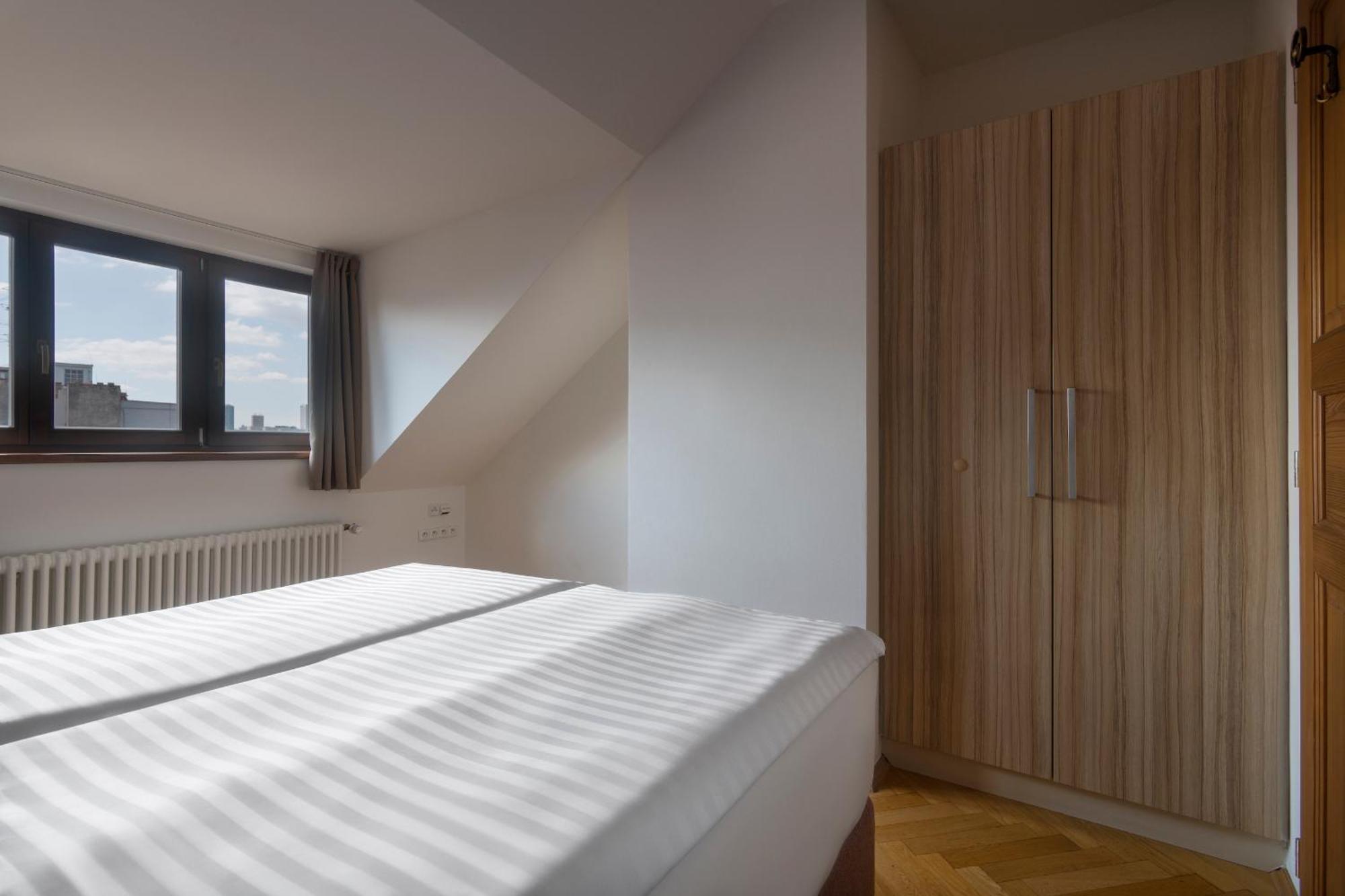 Bohemian Dreams Apartments And Suites By Dwellfort Прага Номер фото