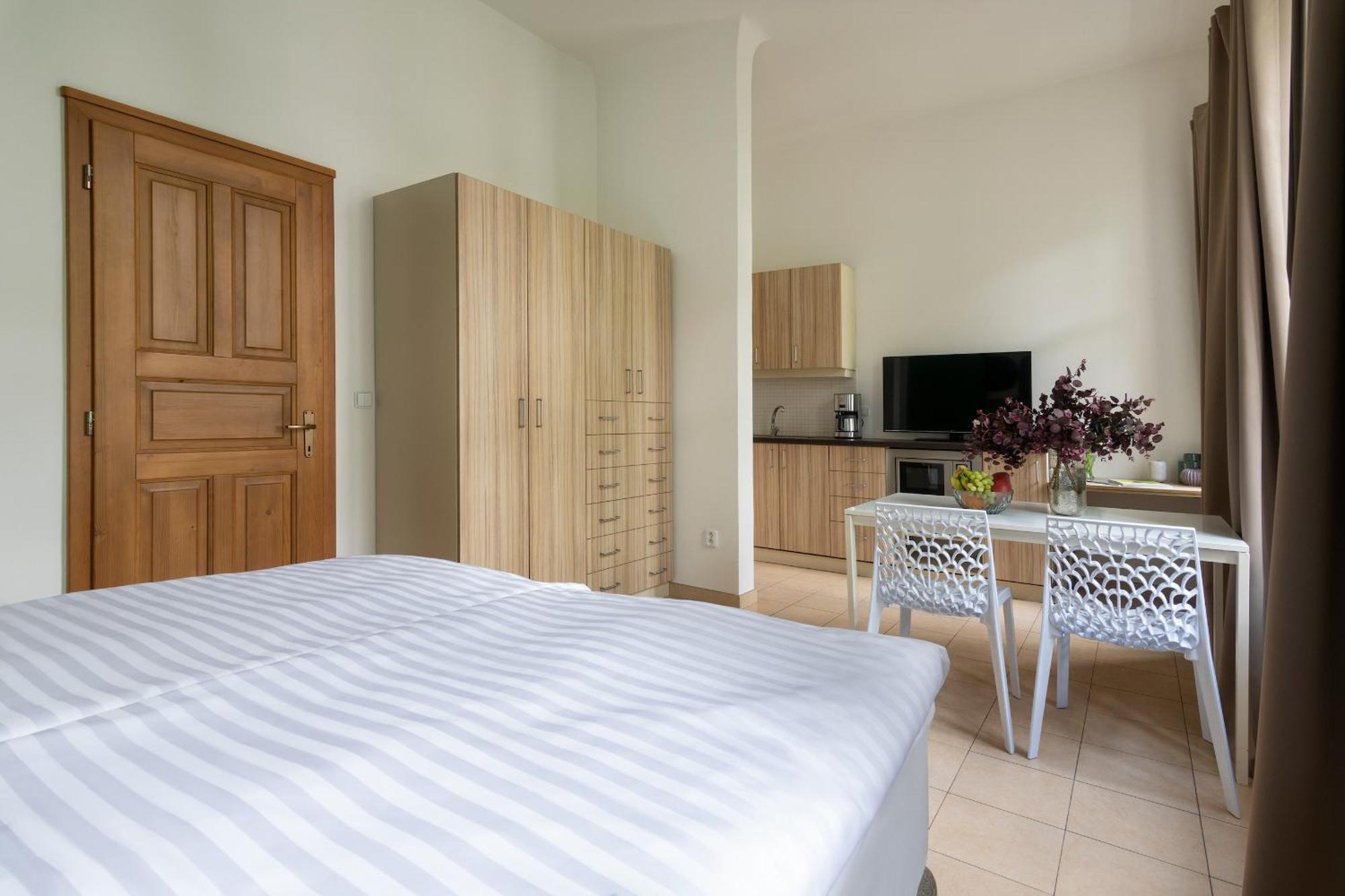 Bohemian Dreams Apartments And Suites By Dwellfort Прага Номер фото