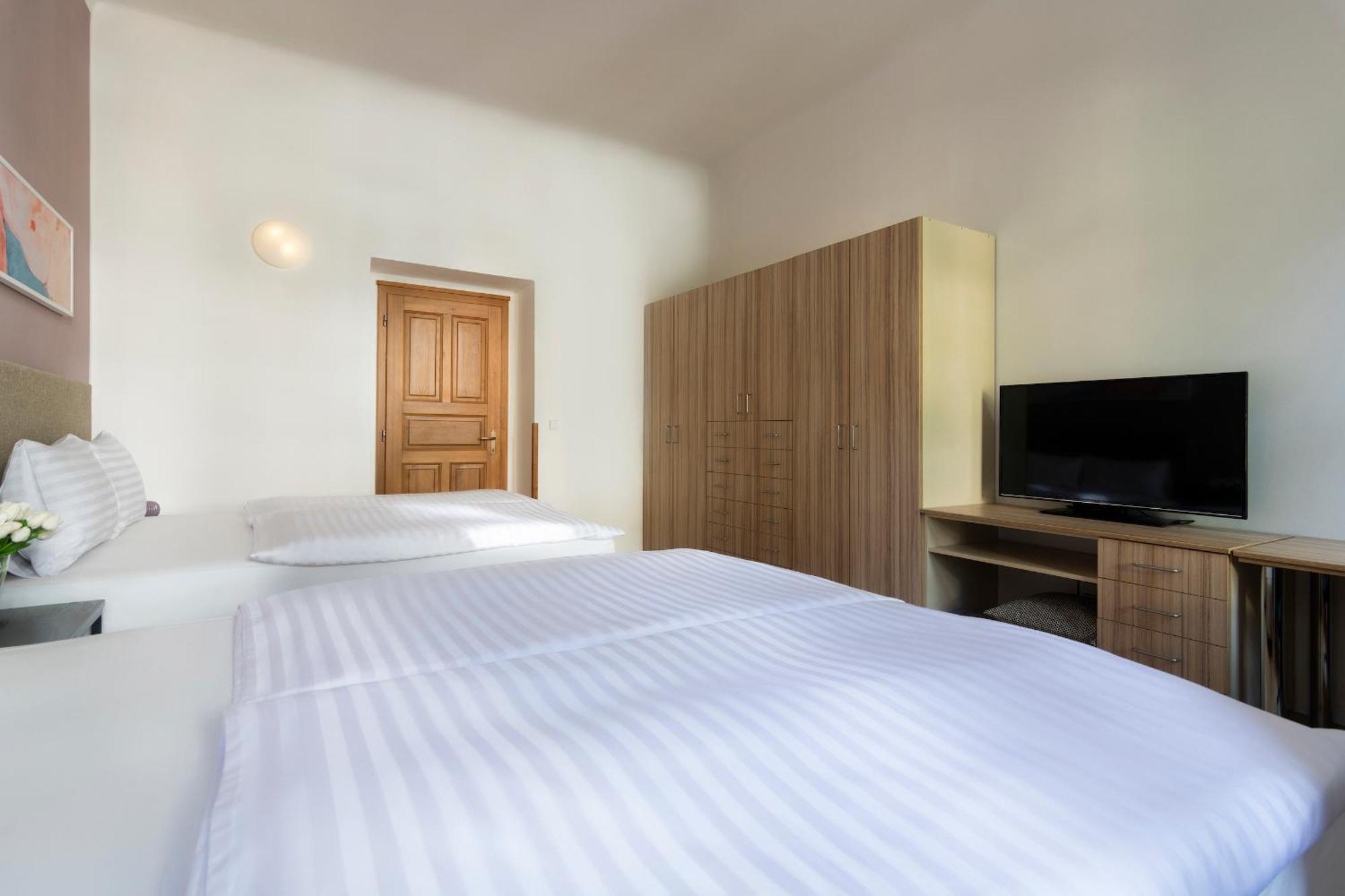 Bohemian Dreams Apartments And Suites By Dwellfort Прага Номер фото